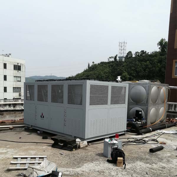 球磨機(jī)冷卻現(xiàn)場(chǎng)